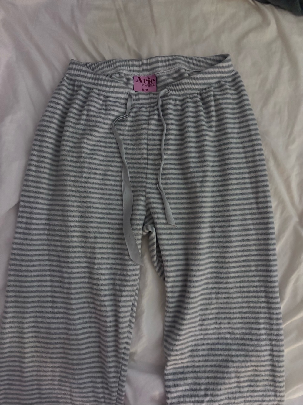 Aeropostale Gray and White Striped Women's Pajama Pants - Picture 3 of 3